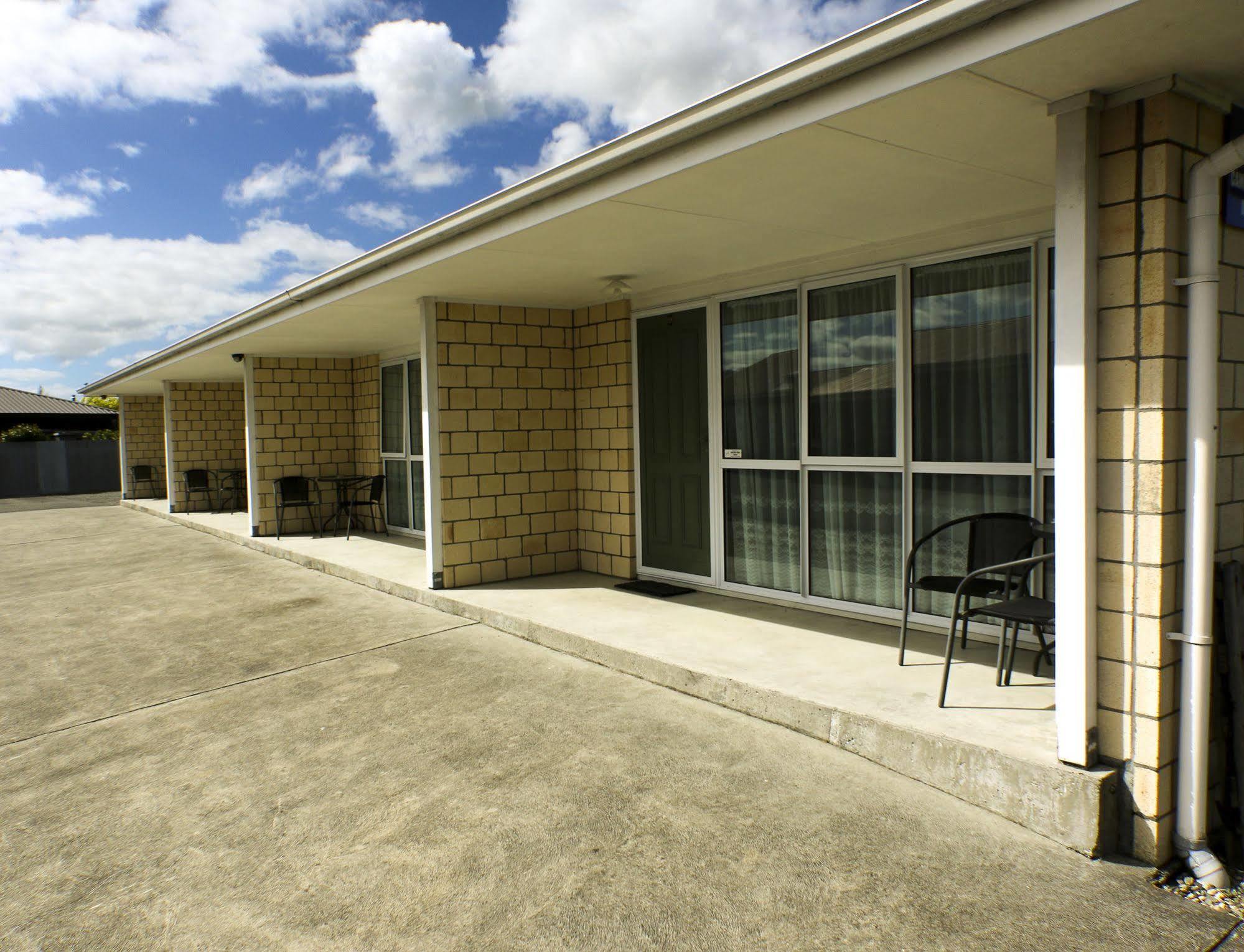 Charlton Motel Гор Екстер'єр фото