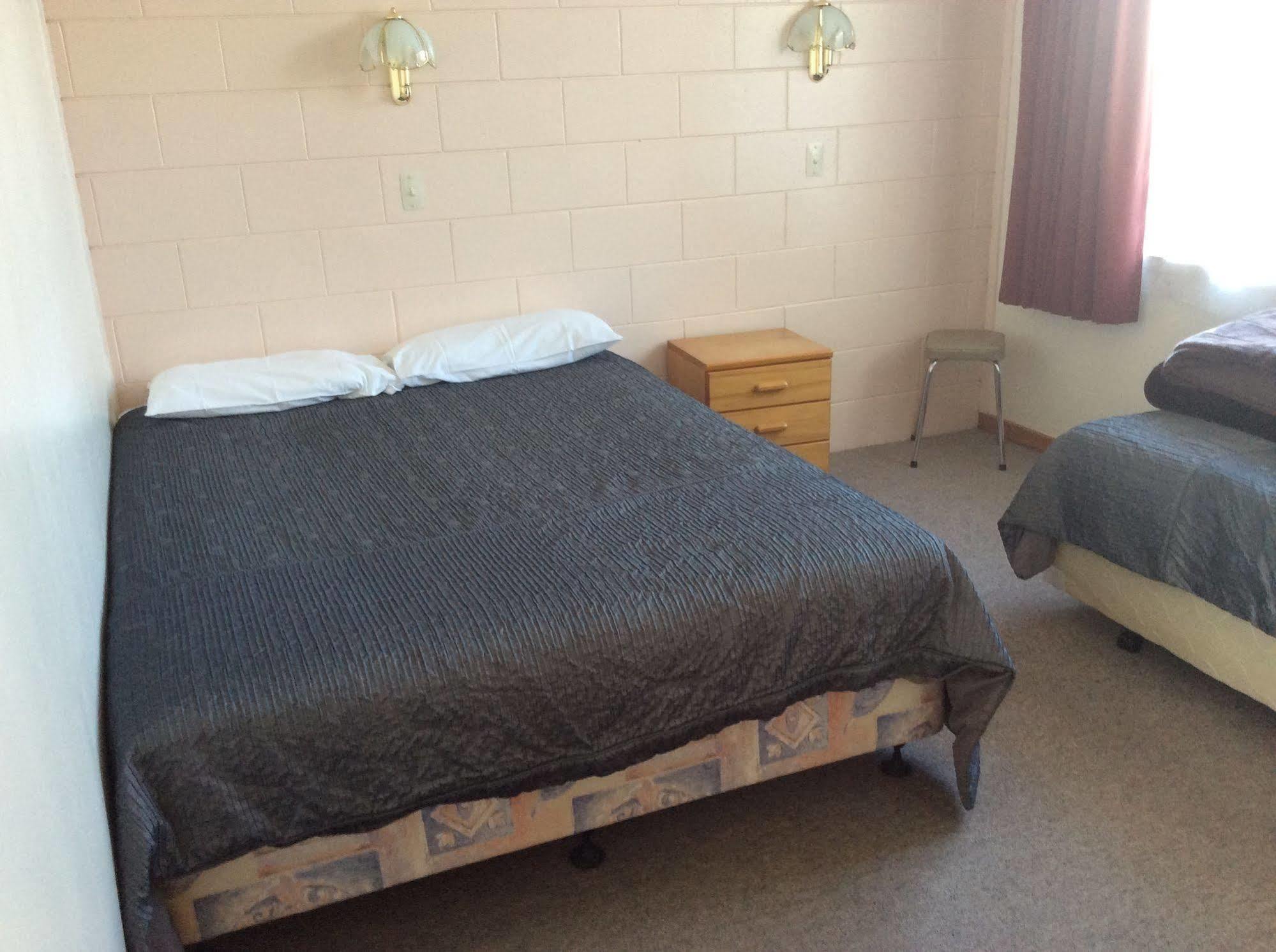 Charlton Motel Гор Екстер'єр фото